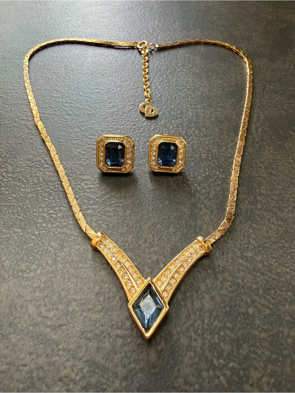 Christian Dior Gold-Tone Necklace & Earrings with Sapphire Blue Rhinestones 80’s - Picture 7 of 8